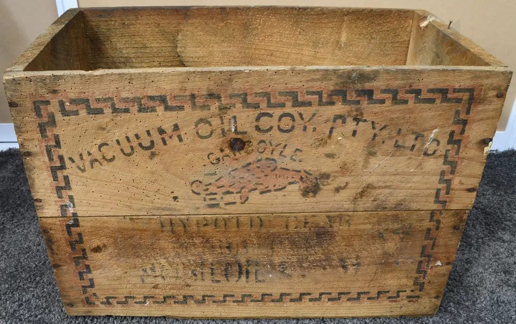 MOBIL VACUUM OIL COMPANY WOODEN BOX Image 1++