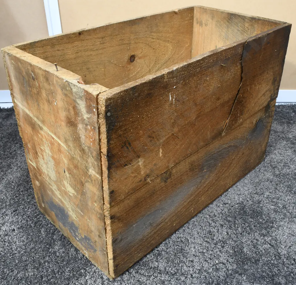 MOBIL VACUUM OIL COMPANY WOODEN BOX Image 1++