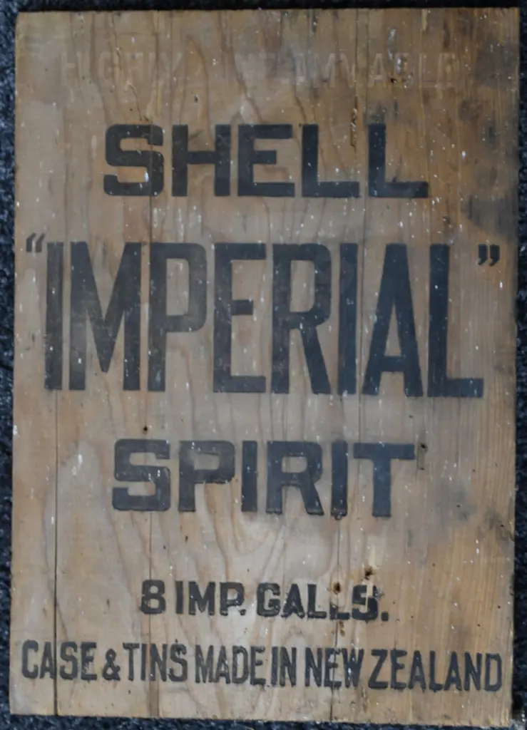 SHELL IMPERIAL SPIRIT WOODEN BOX END Image 1++