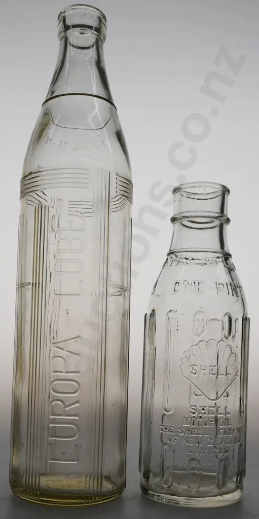 EUROPA QUART AND SHELL PINT OIL BOTTLES Image 1++