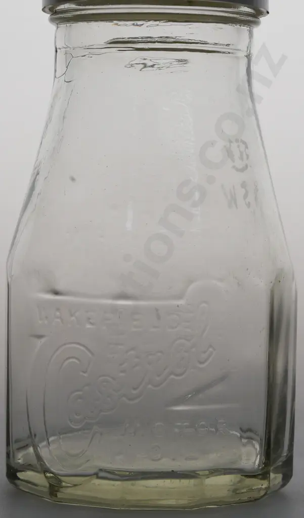WAKEFIELD CASTROL PINT OIL BOTTLE Image 1++
