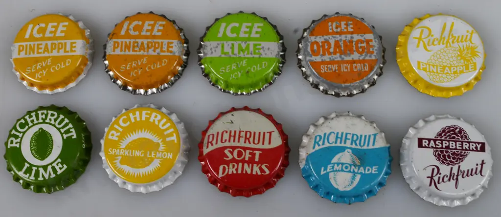CROWN CAPS - ICEE & RICHFRUIT Image 1++
