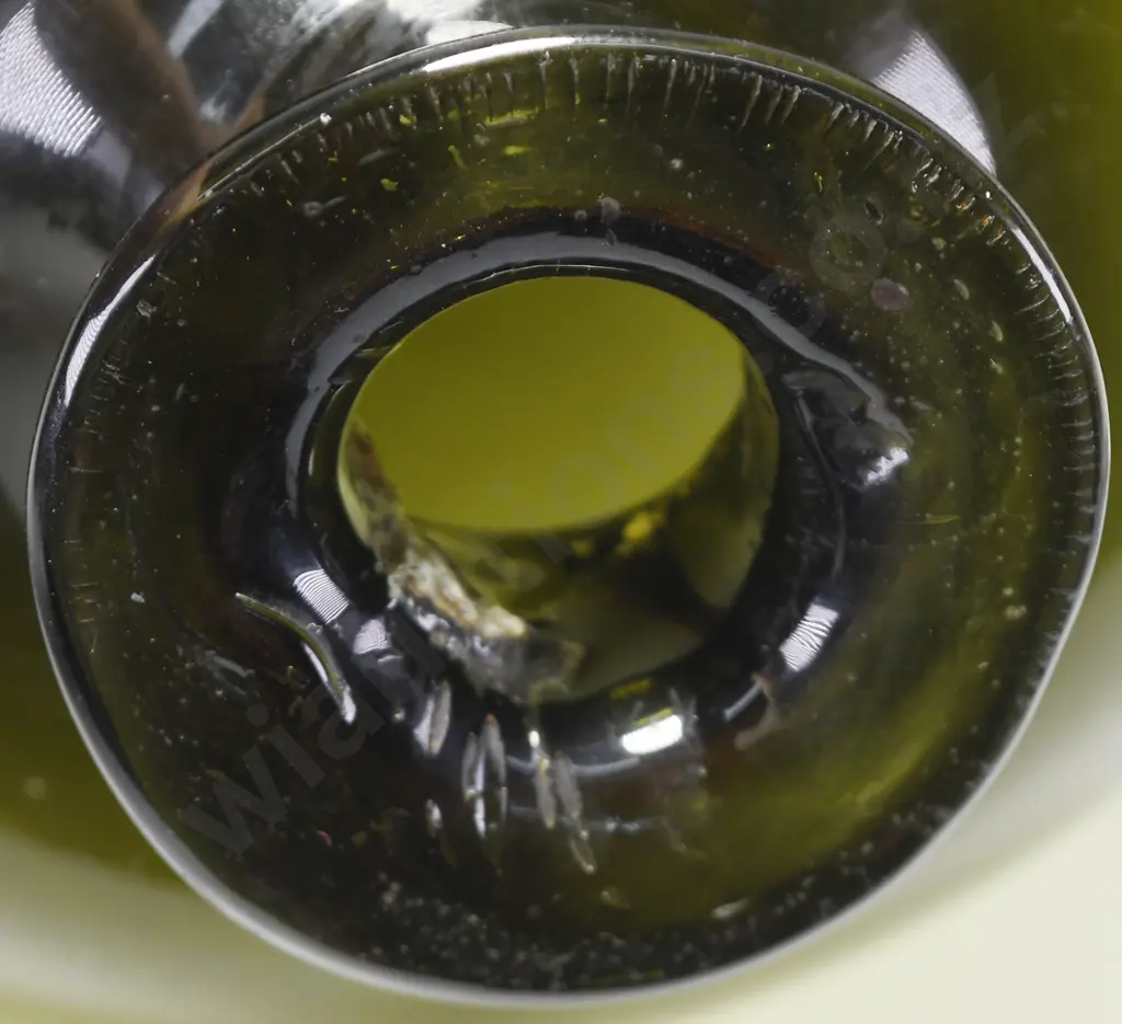EARLY FREE BLOWN GLASS APOTHECARY BOTTLE Image 1++