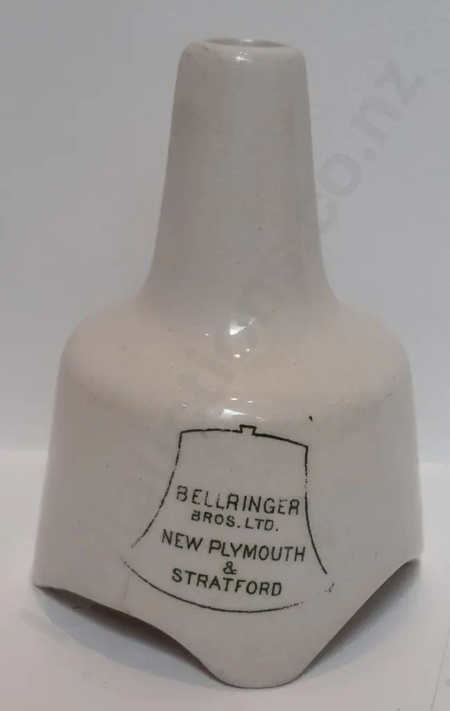 BELLRINGER BROS LTD NEW PLYMOUTH & STRATFORD PIE FUNNEL Image 1++