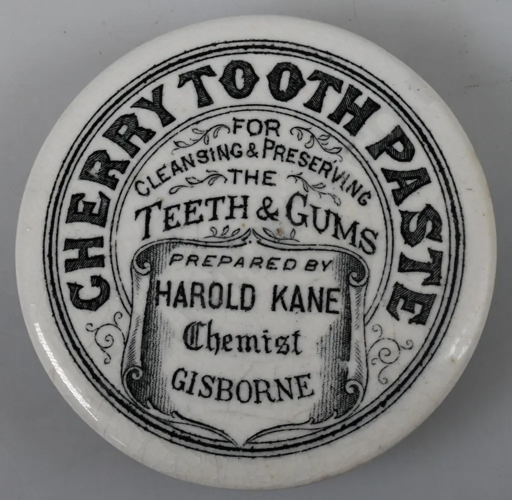 HAROLD KANE GISBORNE NZ POT LID Image 1++