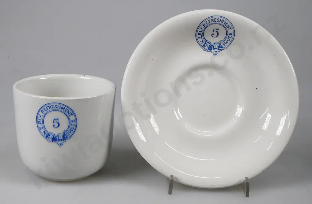 NZ RAILWAY REFRESHMENT ROOMS WOODVILLE NUMBER 5 CUP & SAUCER Image 1++