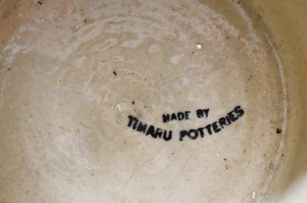 TIMARU POTTERIES MOTTLED 2 GALLON STORAGE JAR Image 1++