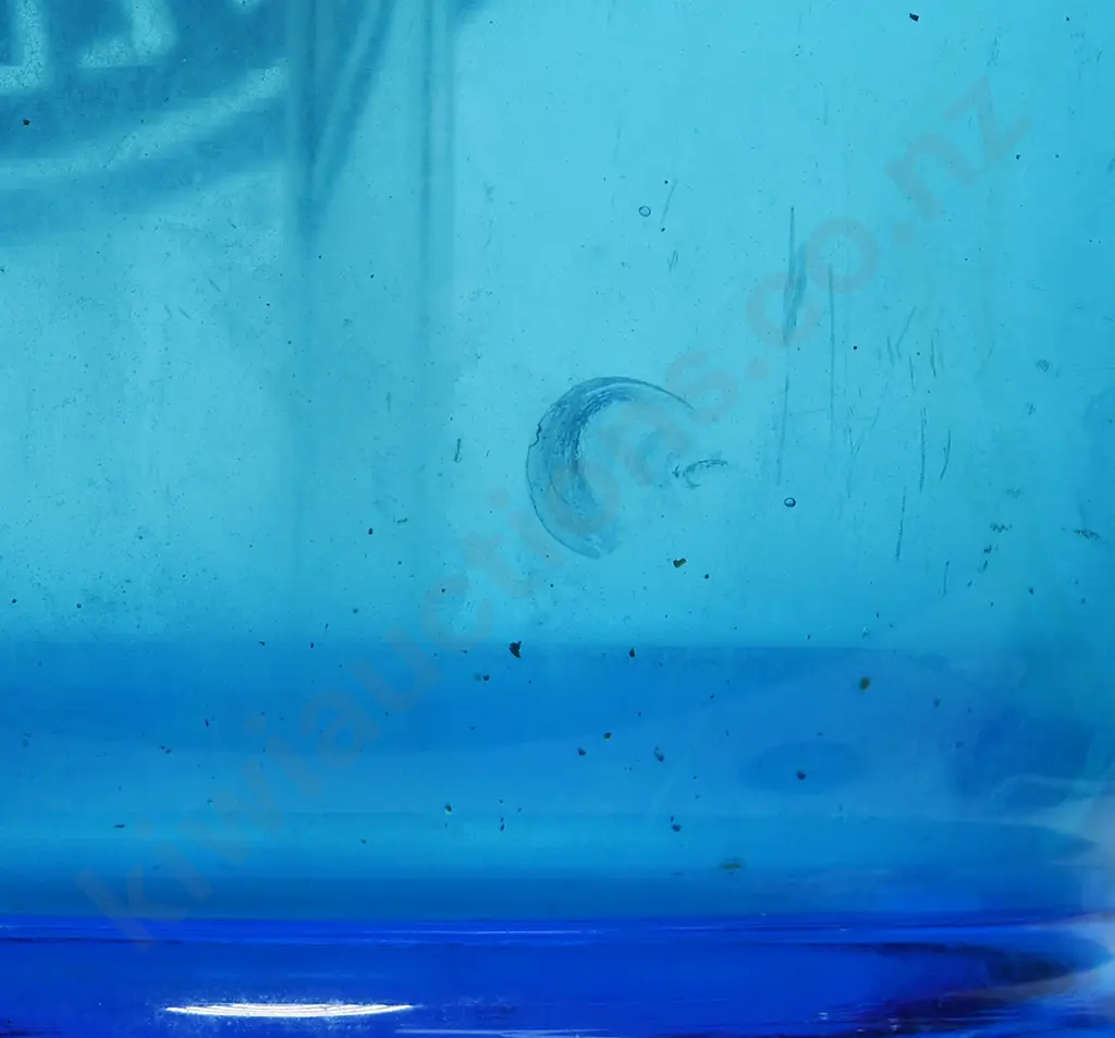 DANNEVIRKE AERATED WATER CO BLUE SYPHON Image 1++