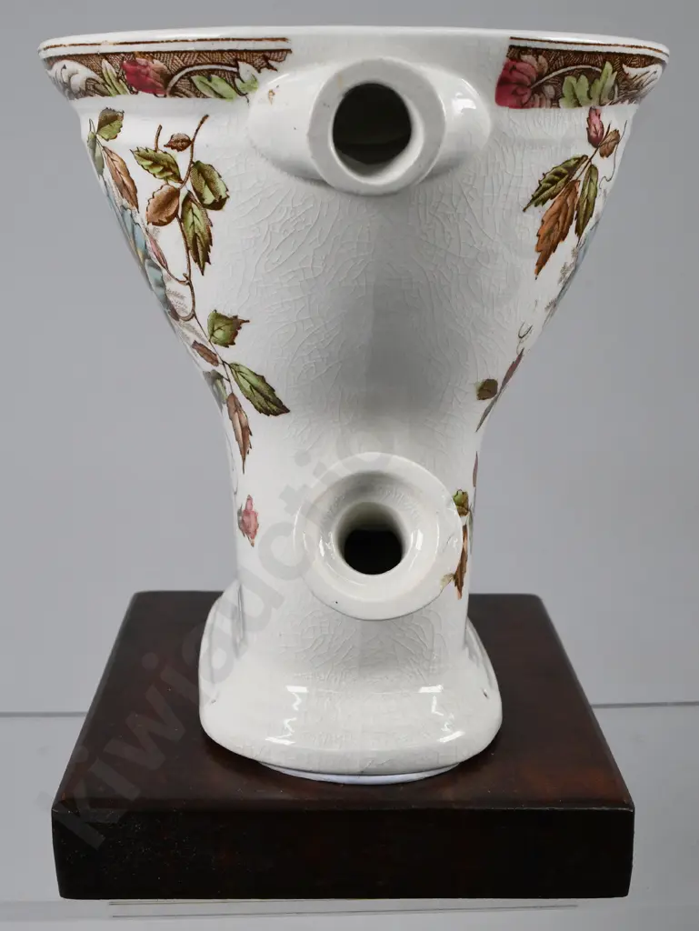 SAMPLE FLORAL TOILET BOWL ON STAND Image 1++