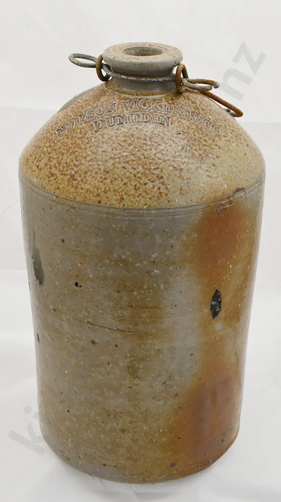 NEILSON VICKERS DUNEDIN STONE JAR Image 1++