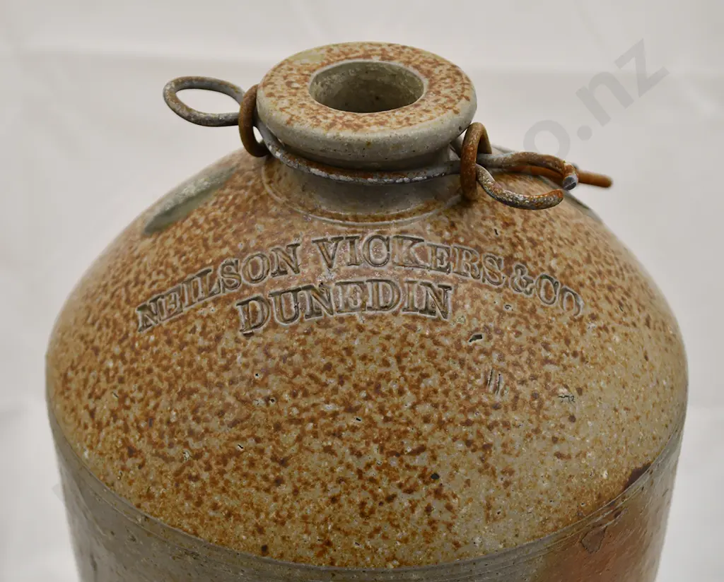 NEILSON VICKERS DUNEDIN STONE JAR Image 1++