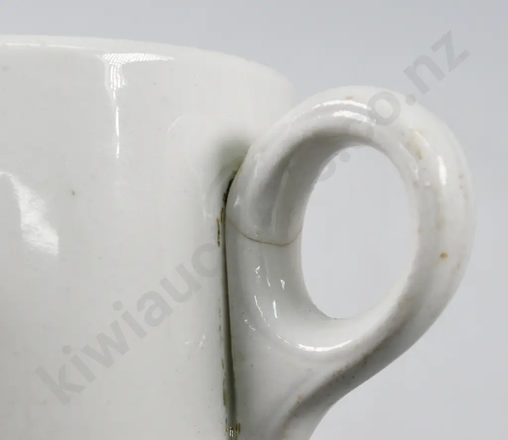 NZ RAILWAY REFRESHMENT ROOMS WAIPUKURAU NUMBER 6 CUP Image 1++