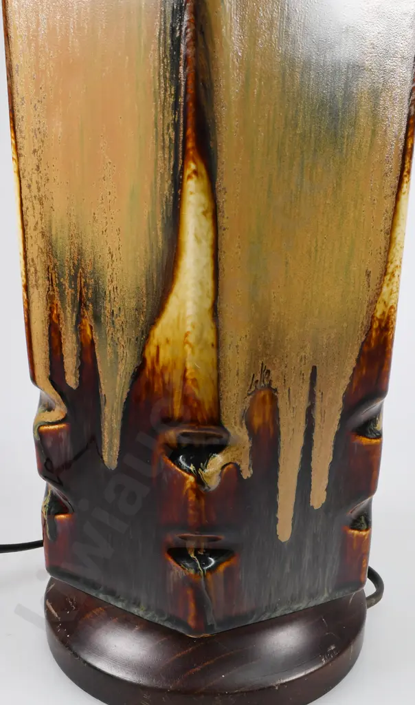 TEMUKA POTTERY TABLE LAMP Image 1++