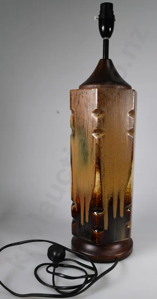 TEMUKA POTTERY TABLE LAMP Image 1++