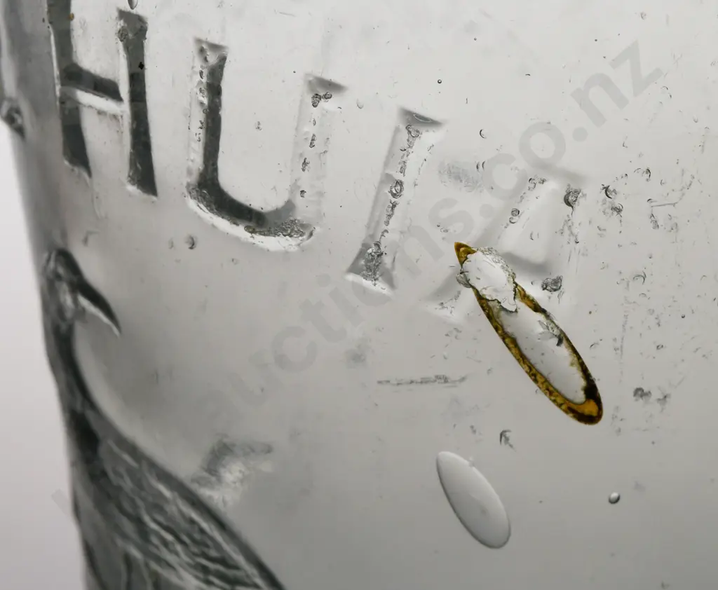 HUIA DANNEVIRKE 26oz CROWN TOP Image 1++