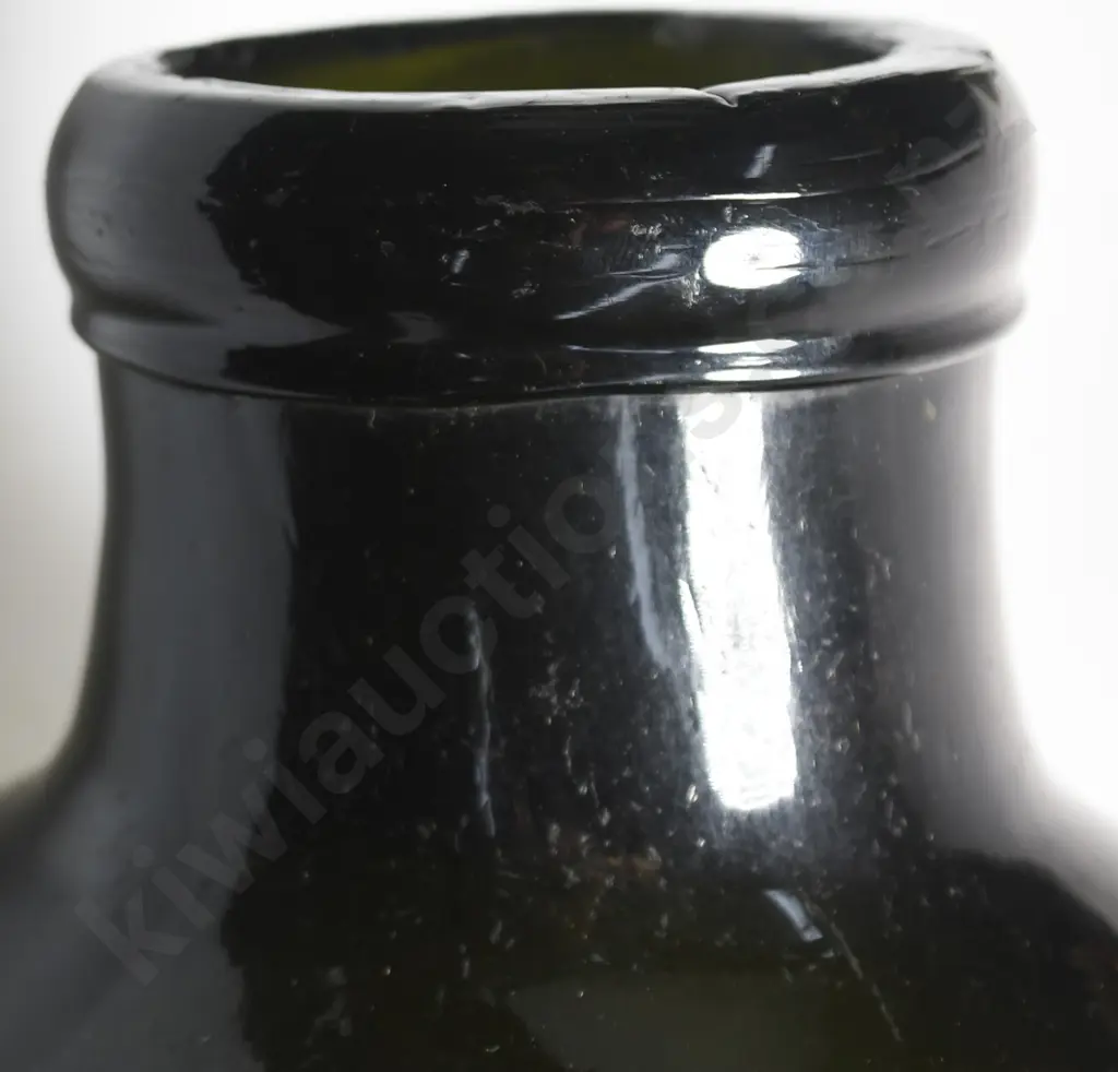 VERY LARGE FREE BLOWN APOTHECARY JAR Image 1++