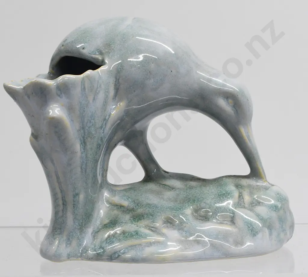 CROWN LYNN TRICKLE GLAZED KIWI Image 1++