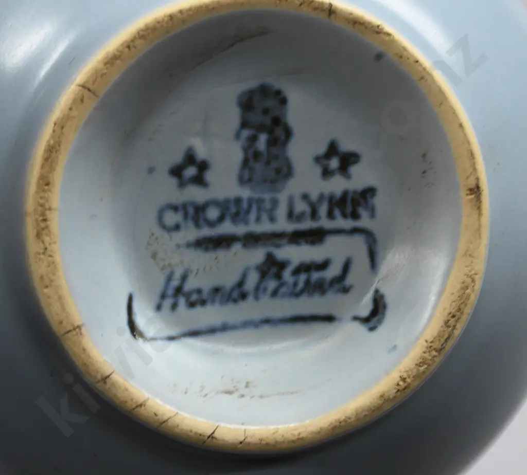 CROWN LYNN HAND POTTED VASE RARE COLOUR Image 1++
