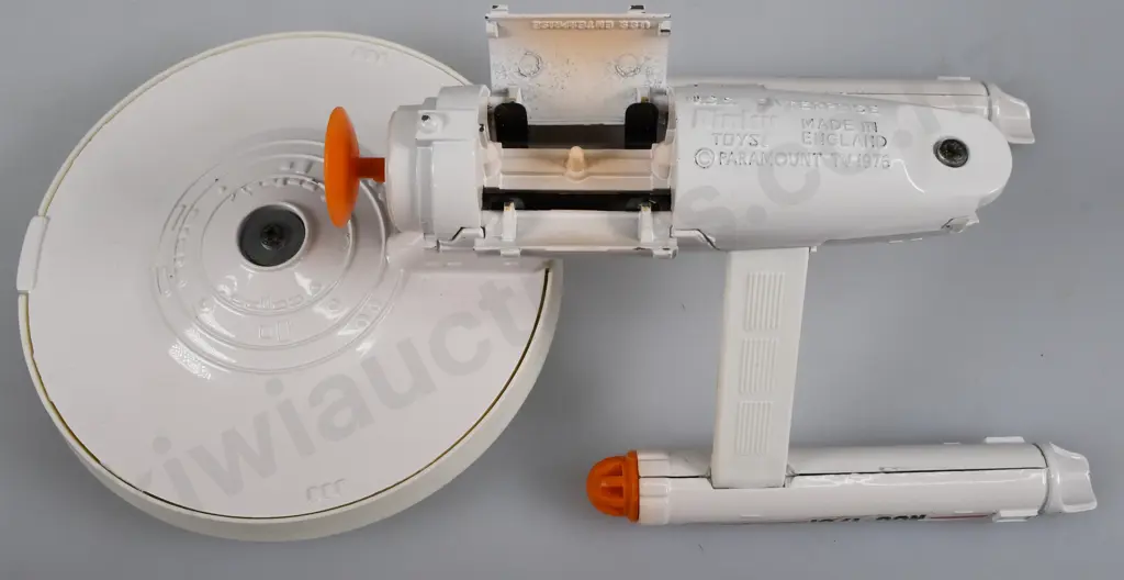 DINKY MODEL 358 USS ENTERPRISE STAR TREK 1976 Image 1++