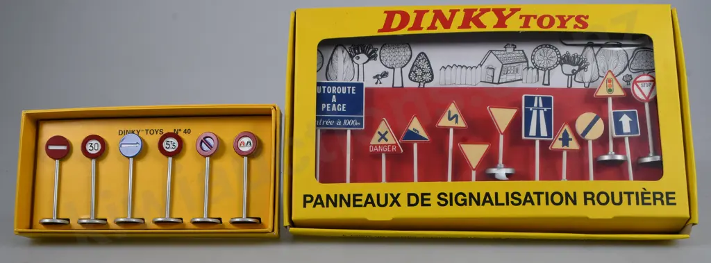 DINKY SIGNALISATION ASSORTED Image 1++
