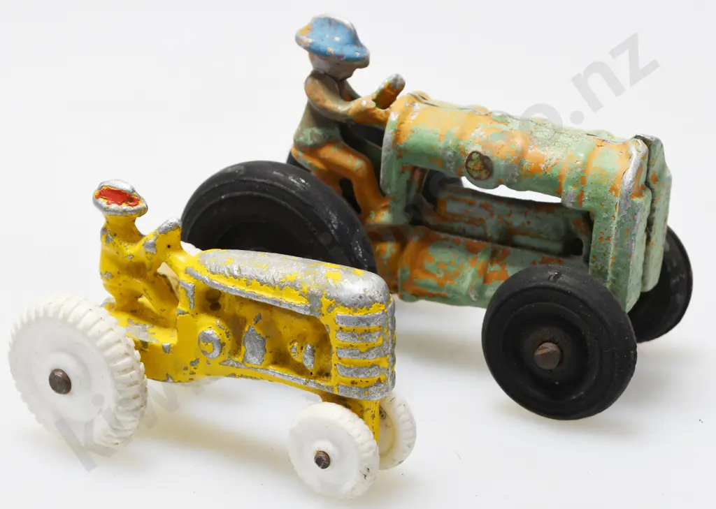 FUN HO MODELS 103A & 309 TRACTORS Image 1++