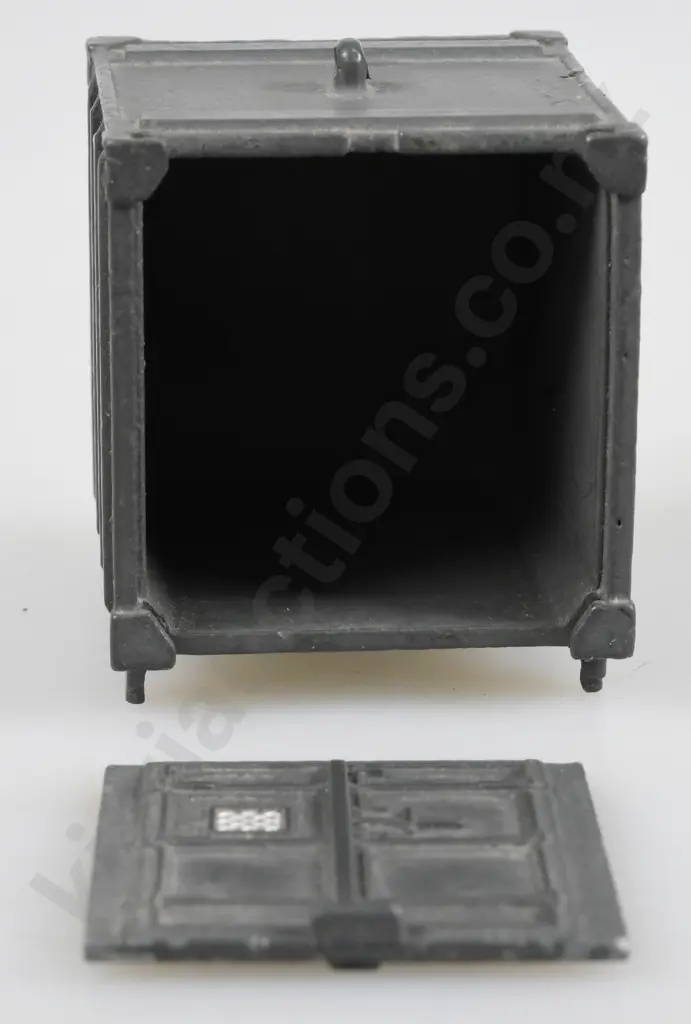 DINKY TOY MODEL 34B PLATEAU BERLIET AVEC CONTAINER Image 1++