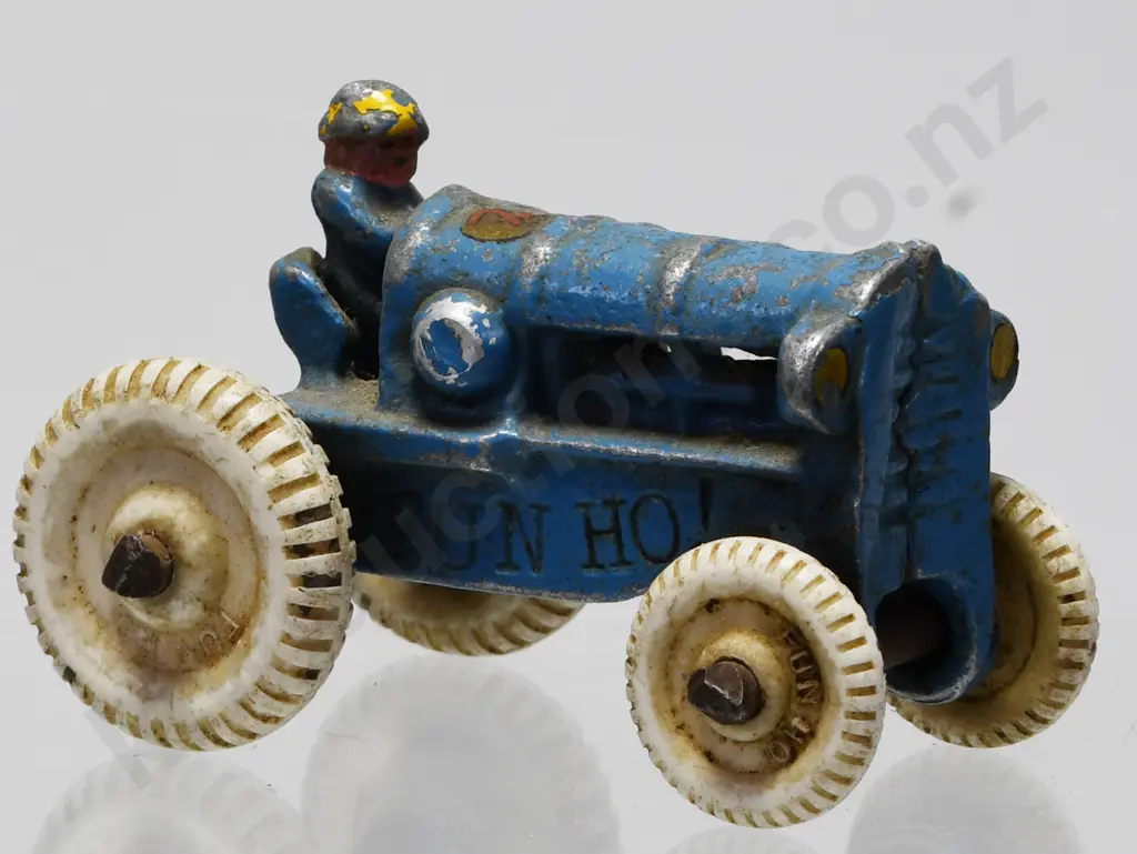 FUN HO TRACTOR #300 Image 1++