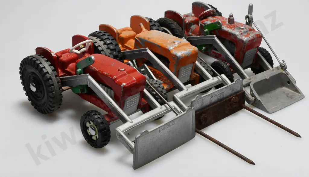 FUN HO TRACTORS MODELS 801 & M&B 802 Image 1++