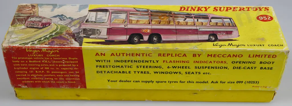 DINKY MODEL 952 VEGA MAJOR LUXURY COACH Image 1++