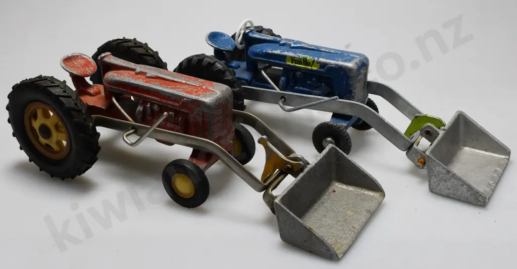 FUN HO MODELS 531 FARMALL FRONT END LOADER Image 1++