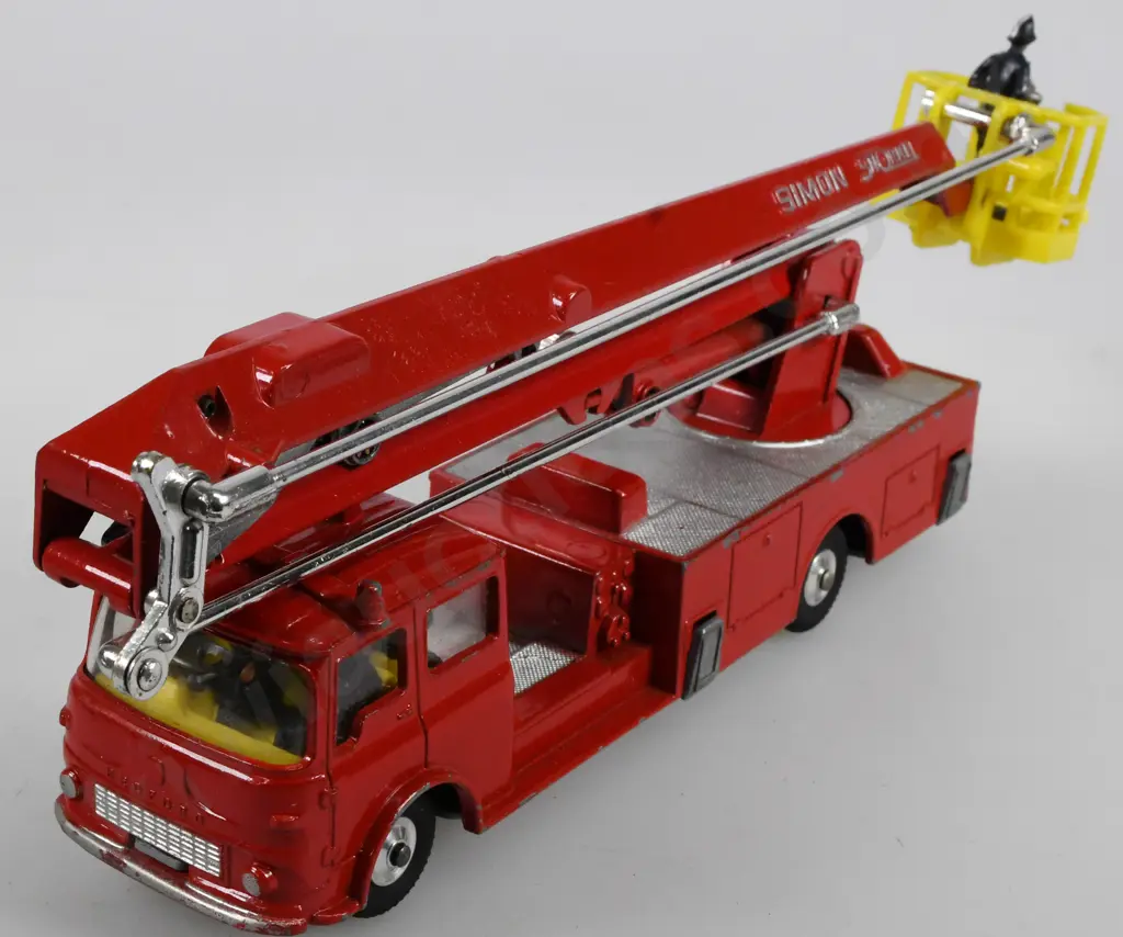 CORGI SIMON SNORKEL FIRE ENGINE Image 1++