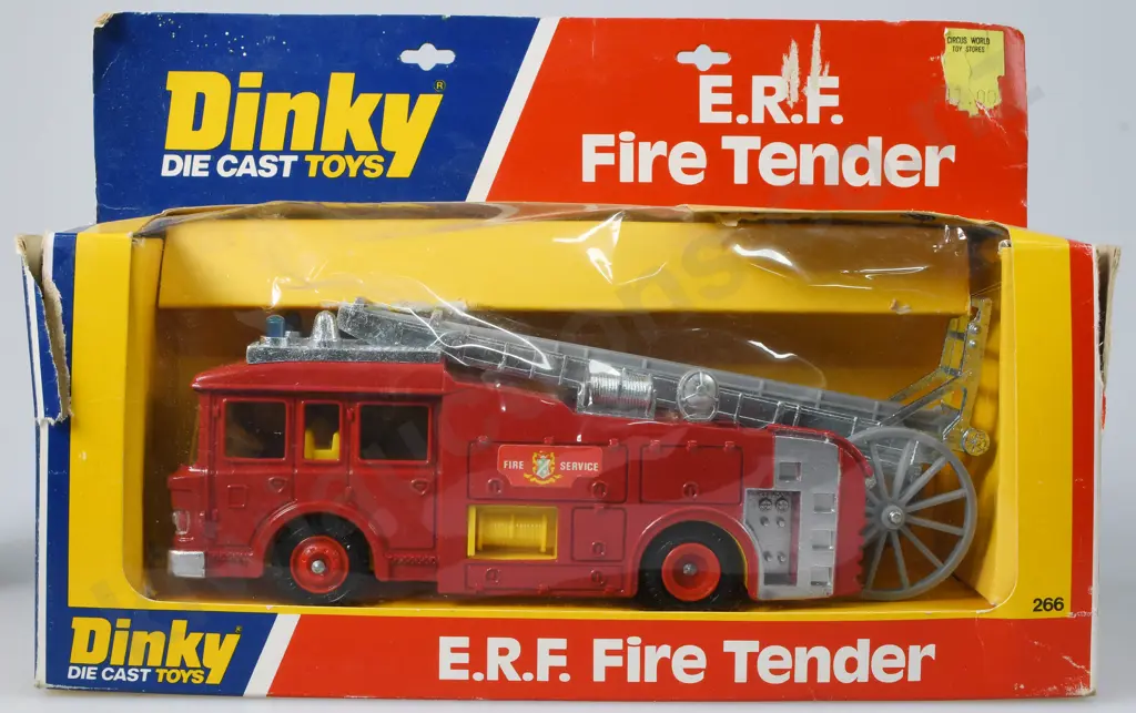 DINKY TOYS 940 MERCEDES BENZ TRUCK, 266 FIRE TENDER Image 1++