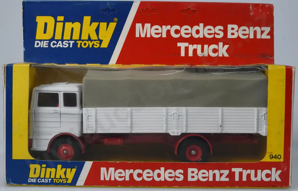 DINKY TOYS 940 MERCEDES BENZ TRUCK, 266 FIRE TENDER Image 1++