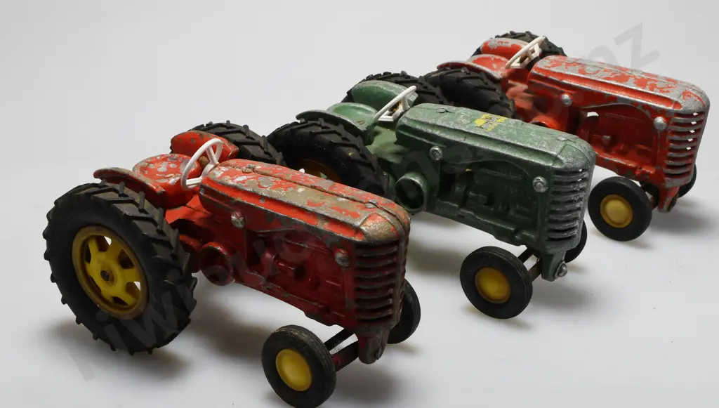 FUN HO MODEL 521 MASSEY HARRIS TRACTOR Image 1++