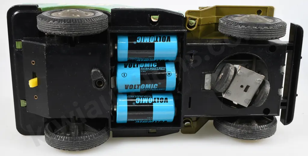 TIN PLATED BATTERY OPERATED COMBAT JEEP Image 1++