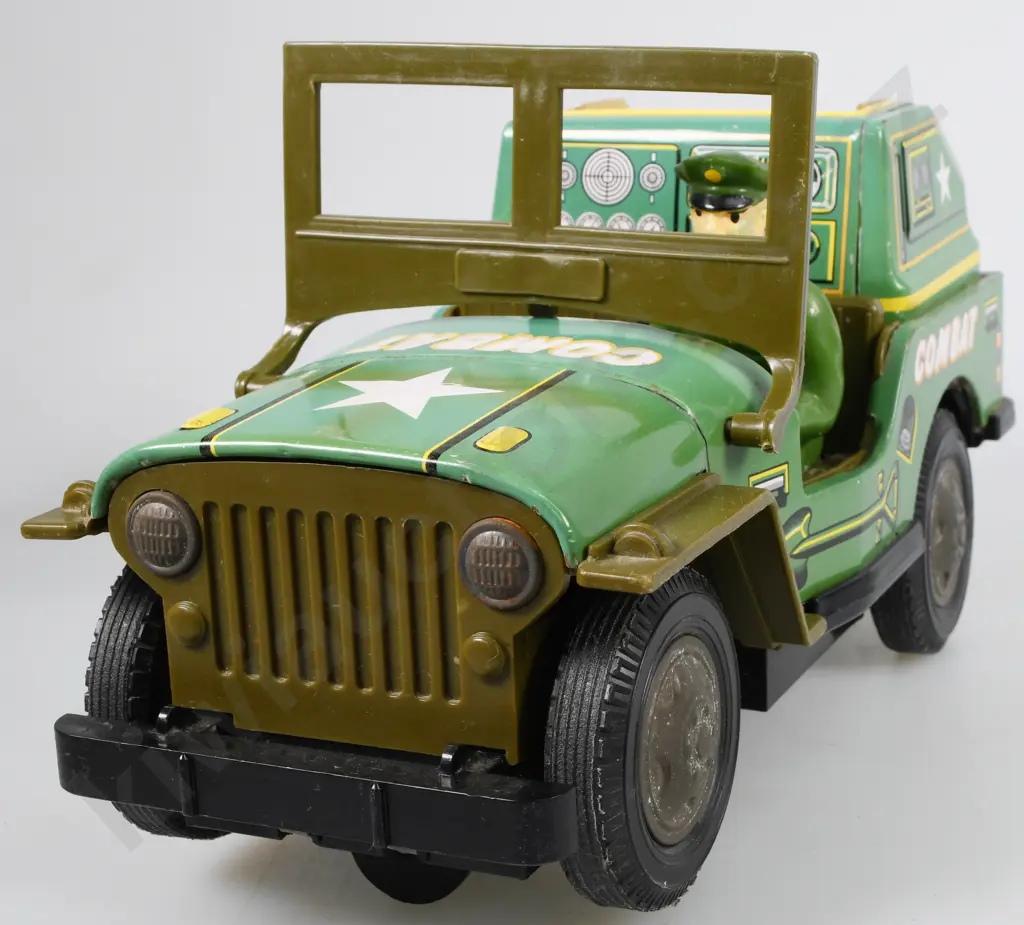 TIN PLATED BATTERY OPERATED COMBAT JEEP Image 1++