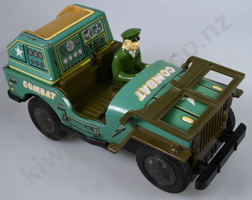 TIN PLATED BATTERY OPERATED COMBAT JEEP Image 1++