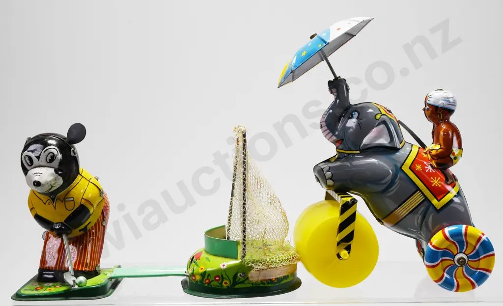 EARLY TIN PLATE WIND UP TOYS Image 1++