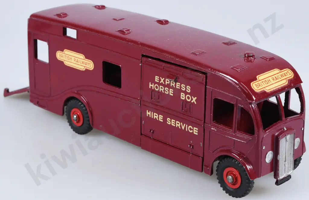 DINKY 981 HORSE BOX SUPERTOY Image 1++