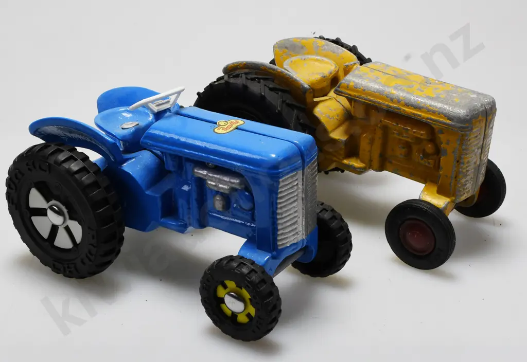FUN HO MODEL 807 TRACTOR Image 1++