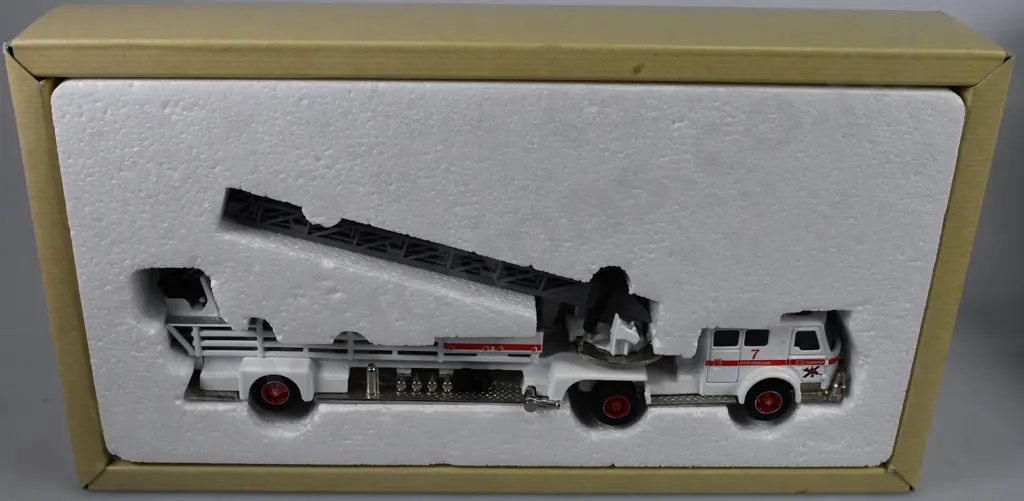 CORGI FIRE VEHICLES BOXED Image 1++