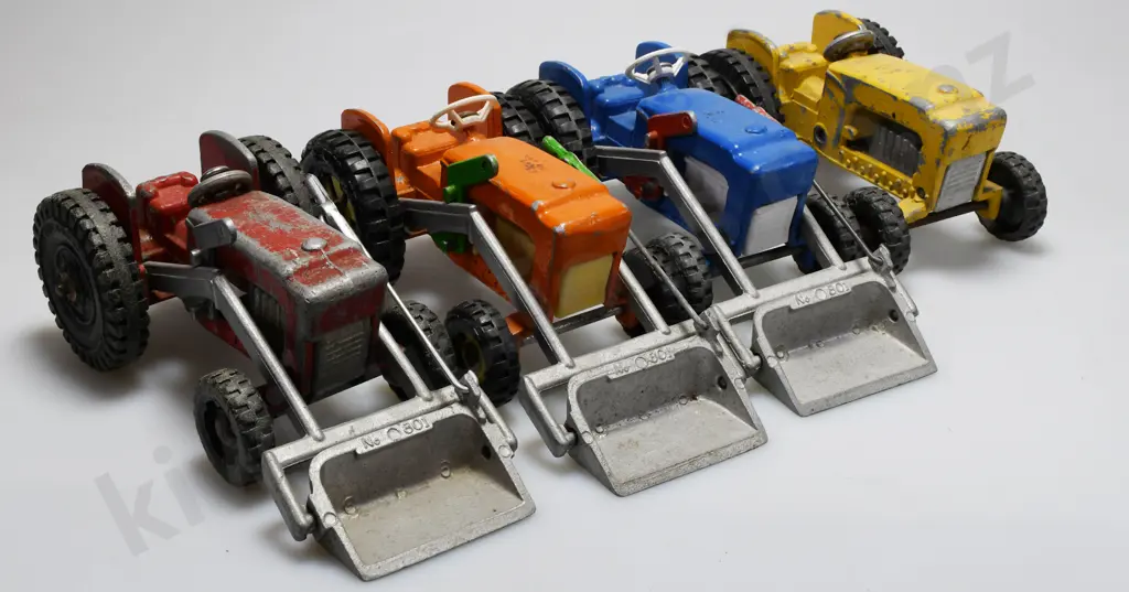 FUN HO TRACTORS MODEL 801 Image 1++