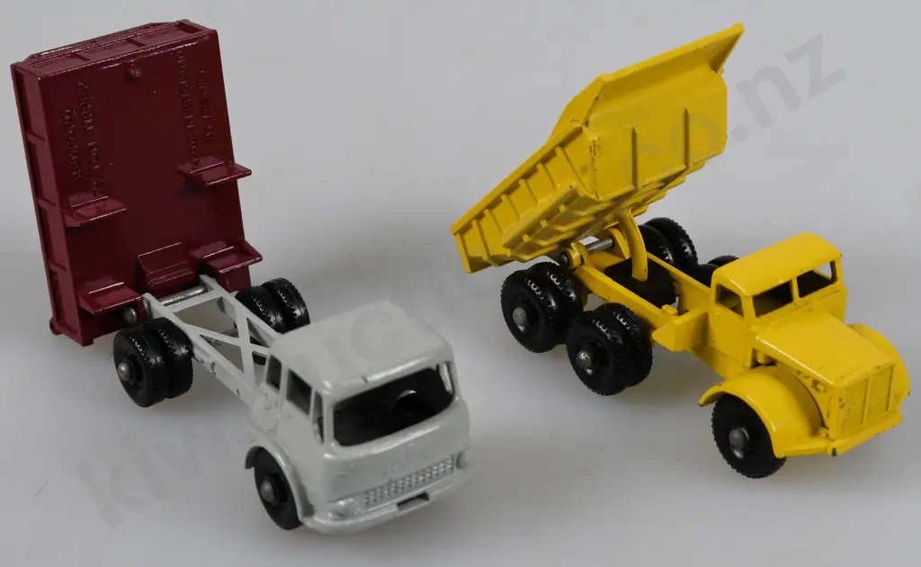 MATCHBOX SERIES TRUCKS Image 1++