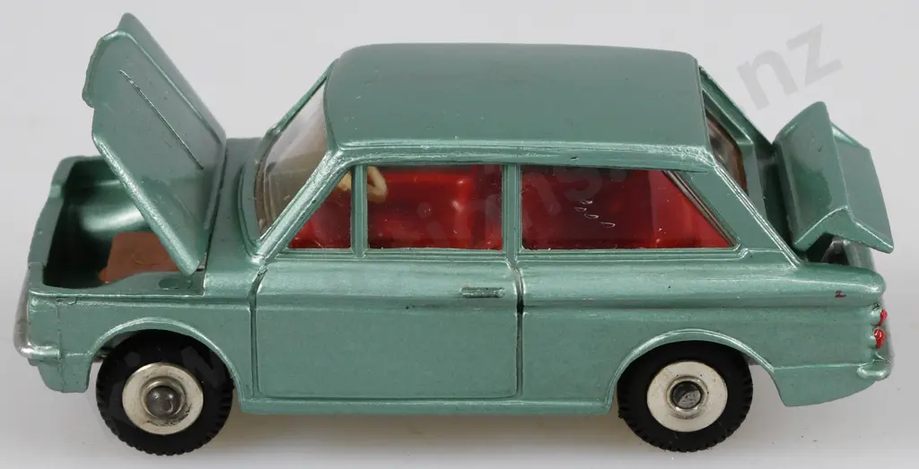 DINKY TOY MODEL 138 HILLMAN IMP SALOON Image 1++
