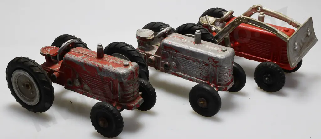 MACKENZIE & BANNISTER TRACTORS MODEL 407 Image 1++