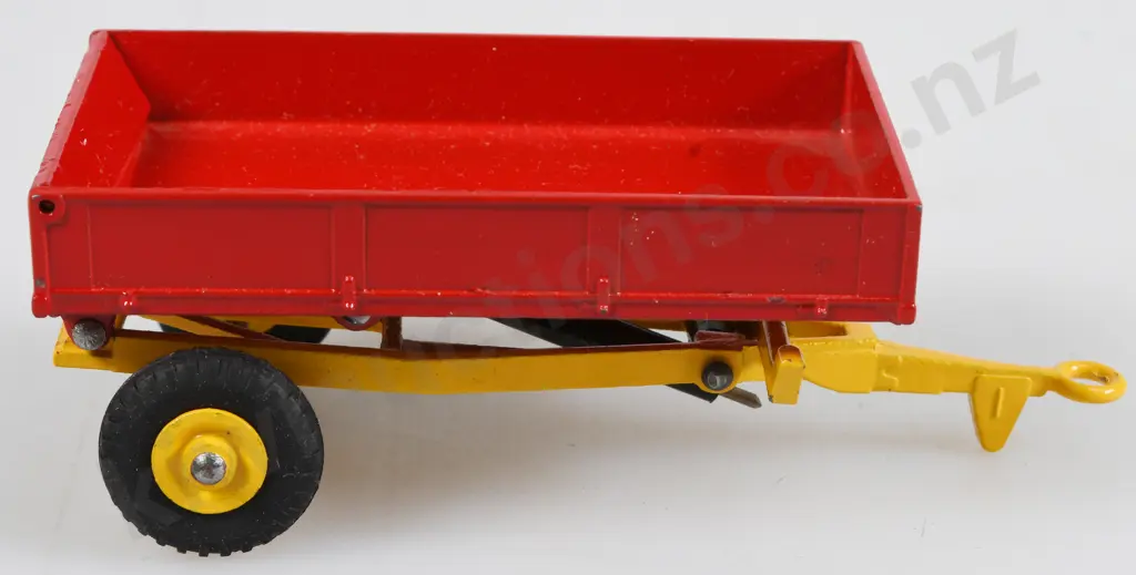 DINKY TOY MODEL 319 WEEKS FARM TRAILER Image 1++