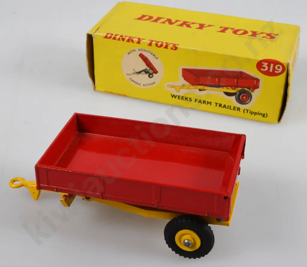 DINKY TOY MODEL 319 WEEKS FARM TRAILER Image 1++