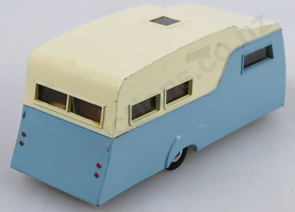 DINKY TOY FOUR BERTH CARAVAN Image 1++