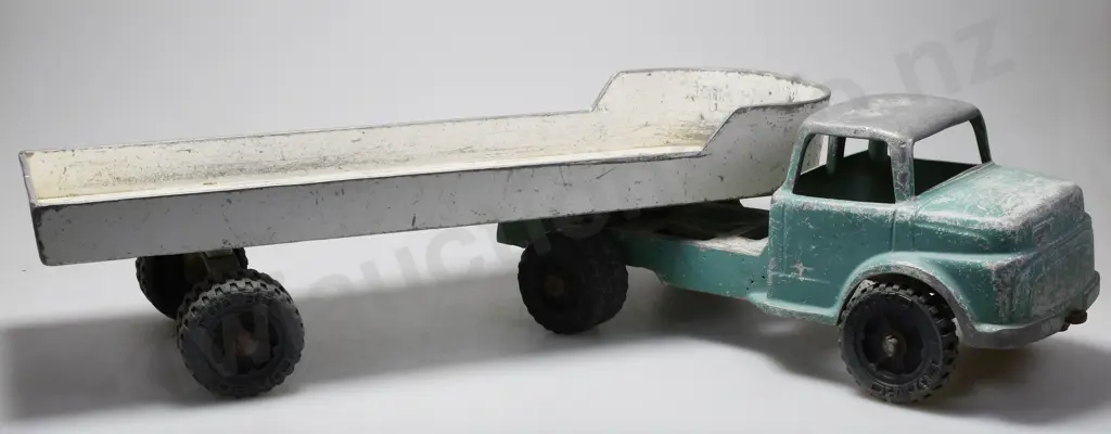 FUN HO MODEL 701 GIANT ARTICULATED TRUCK Image 1++