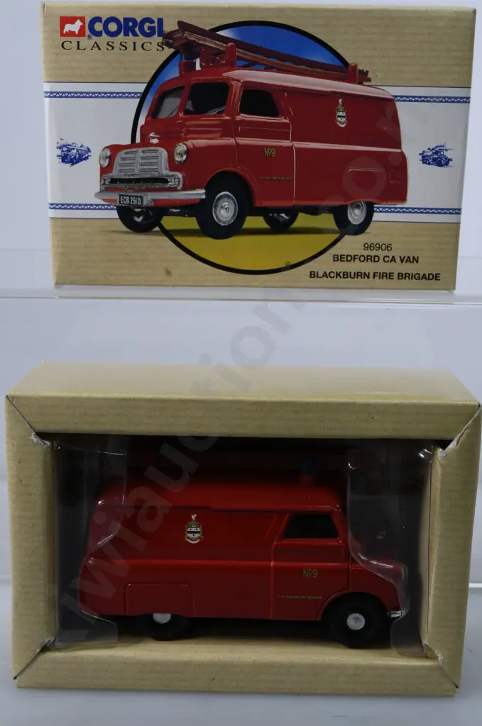 CORGI BOXED FIRE ENGINES Image 1++